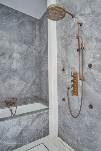 LaMaison-03-metal-and-marble-showers-06